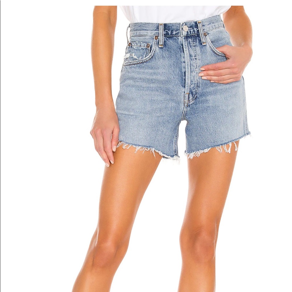 Agolde Riley shorts in “snapshot” color